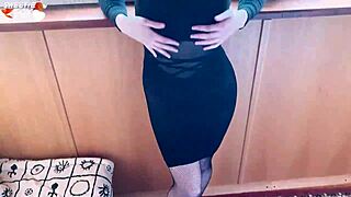 sexy blonde plays with pussy dildo and gets passionate fucking facial