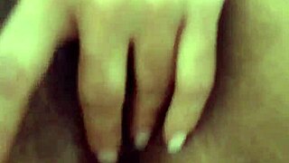 Amateur wife indulges in solo play with big ass