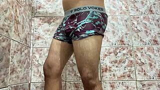Young amateur stud shows off his gaysexy side with solo gagging performance
