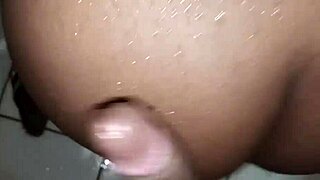 Pastor Tarado Arrombando o Cu da Crente Casada no Banheiro da Igreja!