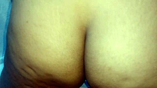 Steamy webcam action with an Indian cam girl