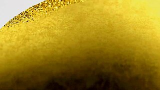 Loira gostosa dá o cú sem pena ao amigo