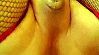 Extreme solo tranny amateur ruins anus in homemade clip