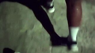 dotado caminhando na rua do rio acabou indo pra casa de desconhecida fudeu sem camisinha gozou dentro