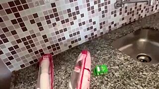 vizinha me chamou pra consertar pia e meti rola