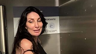 wanna blow in a public restaurant tonight?