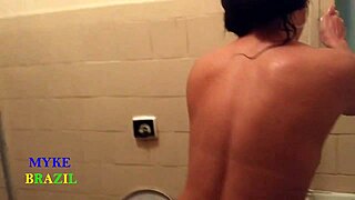 MYKE CONHECE COROA DO INTERIOR E LEVA BANHO DE LÍNGUA E DE BUCETA DA GOSTOSA