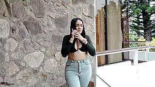 Stunning Samantha Seizes Chance to Bang Gardener at Home