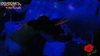 Seduciendo al repartidor de gas y termino rompiendome el culito tanto que lo disfrute.