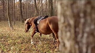 哇，熟女Calla户外骑乘，屁股摇晃！好性感😍