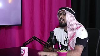 Liberal Swingers Expose Themselves in USA Teen Scene