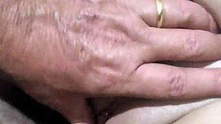 Fudendo Gostoso o Cuzinho da Esposa com Força