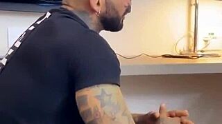 Tatuado Hetero Fodes the Doctor in Wild Hospital Action