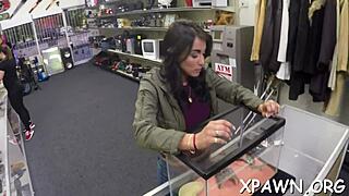 Amateur Opens Her Cum-Hole Wide for Hardcore Fucking!