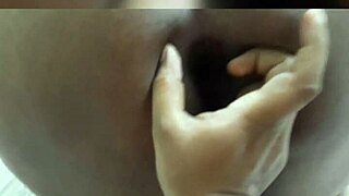 that slutty bhabhi couldn't resist the delivery boy's hard pounding at home