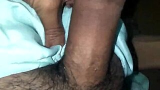 sexy gay man jerks off with hot aunty reshmi in shalwar