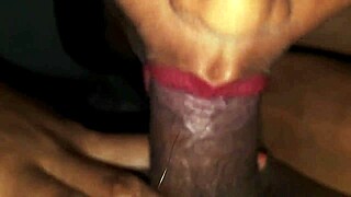 Mi perrita susy mexicana me chupa el pene y me corro en sus labios sexis!