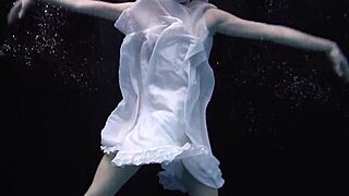 Andrejka Performs Astonishing Underwater Moves
