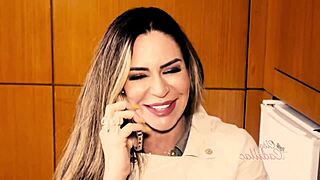 cleo cadillac goes to motel to lick friend's pussy with long hair kissing