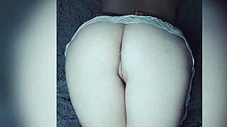 Cute young girl with big ass strips, rubs pussy, begs for a hard fuck! 😍