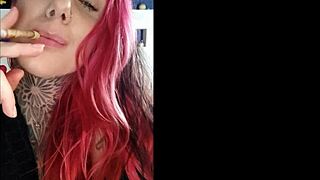 garota SENSUAL fumando e provocando - SMOKING FETISH