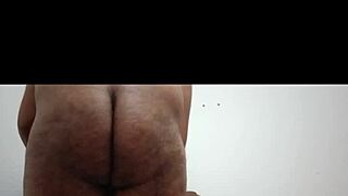 Shaved pussy amateur gets anal sex in hot video