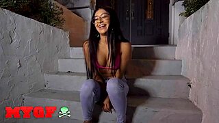 Shy girlfriend Binky Beaz swallows Leo's hard cock outdoors