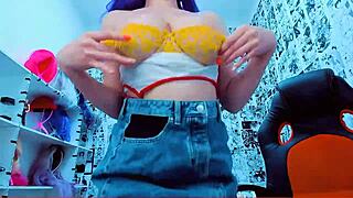 This Curvy Japanese Chick Amazes on Webcam!