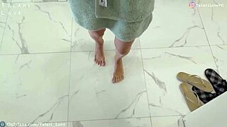 Delivery mix-up turns into a wild pussyfuck with a tattooed babe. Things got steamy fast.