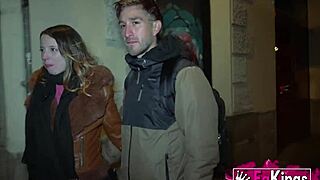 梅兰妮·迪奥夜间日常：公共场合吸鸡巴