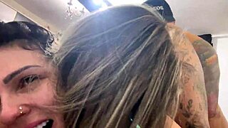 E quando fazemos sexo a três, bucetas latejando juntas. Que delícia gozar assim tão gostoso!