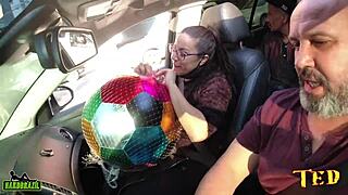 Brazilian amateur couple gets kinky on the streets