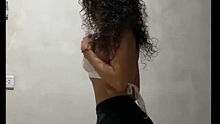Skirt flashing student gets nailed by professor in class