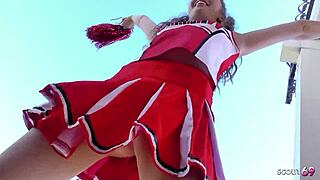 Petite cheerleader tricked her older coach for a quickie