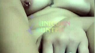 usei um consolo preto na bucetinha pra gozar 😍