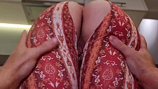 House cleaner satisfies me with a big ass and a wet pussy for a tip