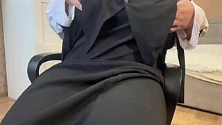 arab milf dirty talk while masturbating in homemade clip