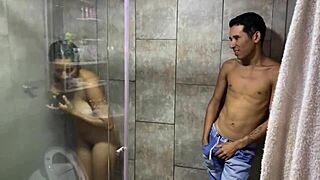 A pervert cousin seduces his stunning young desnuda..
