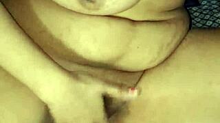 An Indian guy masturbates his Bhabhi Alisha’s pussy till she comes