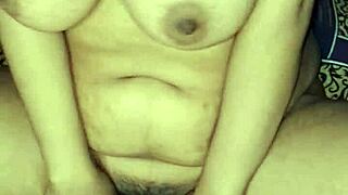 An Indian guy masturbates his Bhabhi Alisha’s pussy till she comes