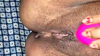 An Indian guy masturbates his Bhabhi Alisha’s pussy till she comes