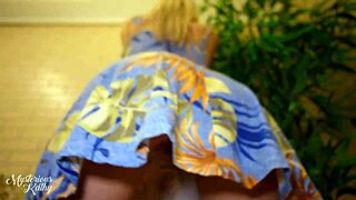 Wanna see the juiciest upskirt pussy play with MysteriousKathy, no panties?