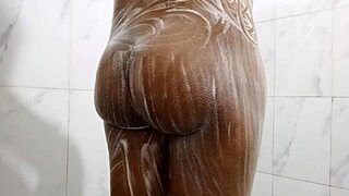 Amazing skinny housewife pissing in bath during interview