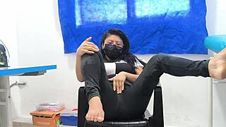 The cholita shows her friend her shaved pussy