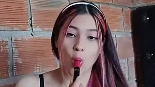 Young Colombian woman victim of unwanted advances casero