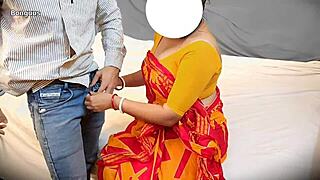 Bhabhi in saree, husband not home, delivery boy