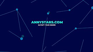 Busty woman rubs her pussy through the webcam, imitating a professional