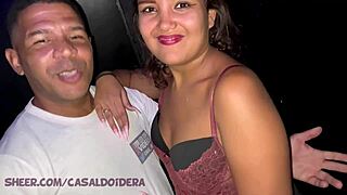 Marcella Schultz, rabuda star, bangs Ogro at wild swing party.