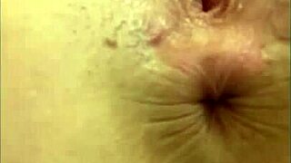 Ki-Sim Strips Bare on Public Street