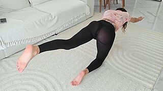 Stepbrother stretched her back and anus in wild session